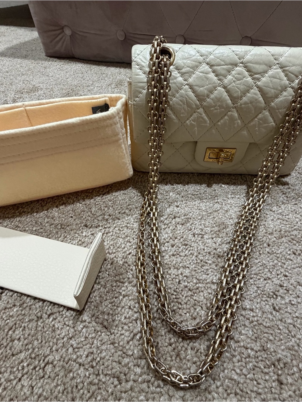 CHANEL Aged Calfskin Quilted 2.55 Reissue 224 Flap Ivory - Picture 1 of 16
